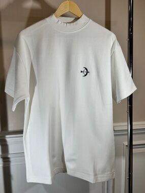 Men's Premium White Short Sleeve Tee with Minimal Arrow Emblem